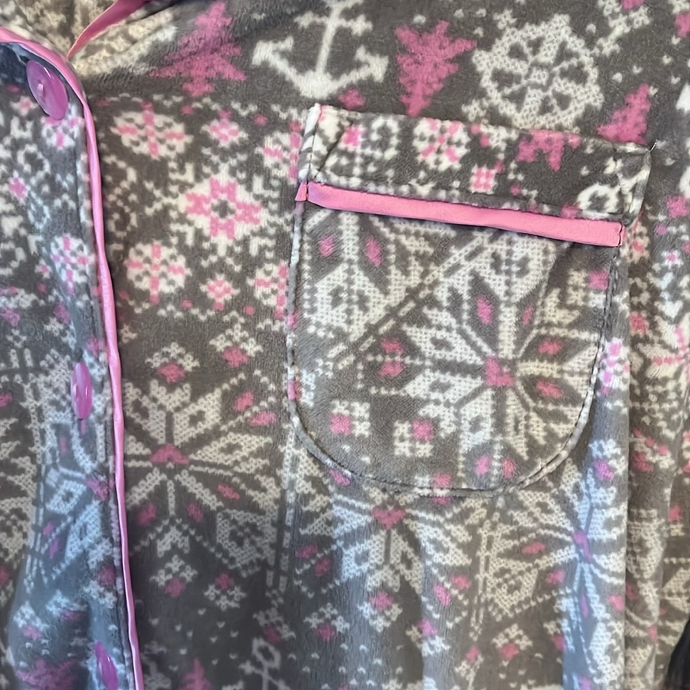 Nautica Christmas/winter pajamas - Picture 2 of 8